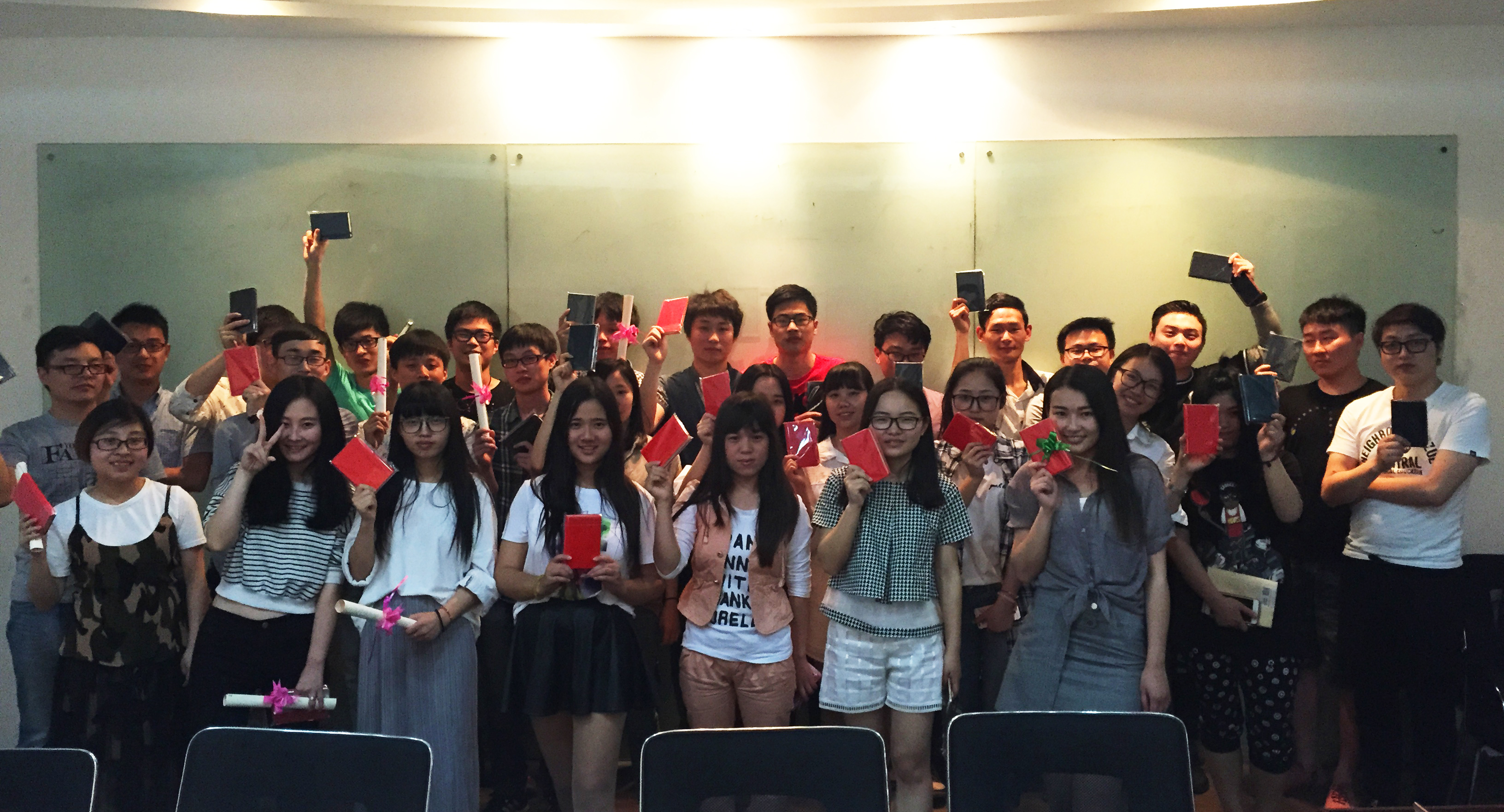 新人(rén)駕到！？禮到，培訓到